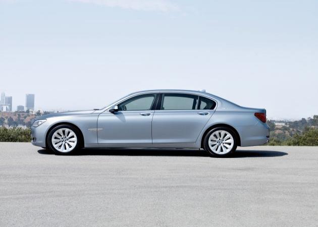 BWM Active Hybrid 7:
P90047051